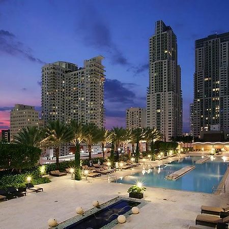 Luxury Apartments At 50 Biscayne Miami Exterior photo